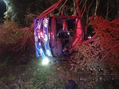 Tres muertos y heridos tras volcamiento de bus intermunicipal en la vía Ibagué-Bogotá
