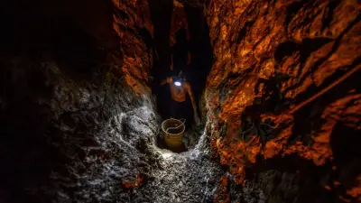 Venezuela aprueba ley minera para atraer inversión extranjera en medio de desafíos de seguridad