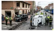 Accidente en avenida Primera de Mayo deja dos carros destrozados y trancón monumental