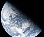 Artemis II captura históricas imágenes de la Tierra en su viaje hacia la Luna