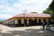 Ataco decreta toque de queda para menores y restricciones por violencia minera