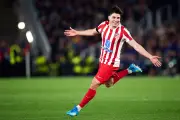 Atlético de Madrid hunde al Barcelona en Champions con contundente victoria 2-0