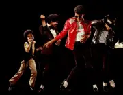 Biopic de Michael Jackson arrasa en taquilla con más de 217 millones de dólares