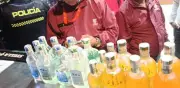 Capturan a tres personas con licor adulterado en operativo de Engativá