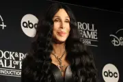 Cher solicita nuevamente custodia legal de su hijo Elijah por crisis de salud mental y consumo