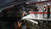 Choque de trenes en Indonesia deja cuatro muertos y 40 heridos