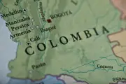 Colombia cae a régimen híbrido en Índice de Democracia con peor calificación histórica