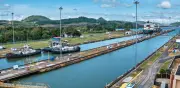 Conflicto en Oriente Medio multiplica tráfico y precios en el Canal de Panamá