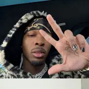 Detienen al cantante D4vd por caso de Celeste Rivas, adolescente hallada en su Tesla