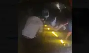Dos menores rescatados tras caída de moto desde puente en Santander