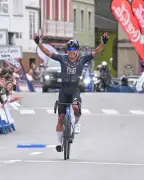 Edgar Cadena gana tercera etapa de la Vuelta a Asturias