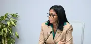 EE.UU. retira a Delcy Rodríguez de lista de sancionados en giro hacia Venezuela