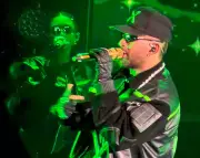 Feid llora en escena durante su gira en EE.UU. al interpretar canción personal