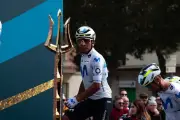 Gabriel Layrac gana la primera etapa de la Vuelta a Asturias 2026