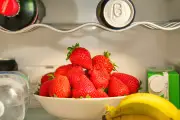 Guía definitiva: qué frutas refrigerar y cuáles mantener fuera para conservar sabor y frescura