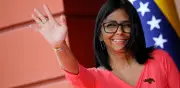 Guyana se queja por broche de presidenta venezolana que incluye el Esequibo