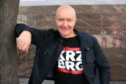 Irvine Welsh reflexiona sobre el legado de 'Trainspotting' tras 30 años de impacto cultural