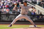 José Quintana logra su primer triunfo de la temporada con Rockies