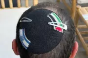 Judío detenido en Israel por usar kipá con bandera palestina