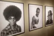 La moda africana como gesto político: exposición en París explora su poder emancipador