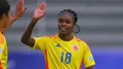 Linda Caicedo brilla con golazo maradoniano: arrastra a cuatro rivales y lidera triunfo de Colombia