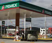 Pemex asume responsabilidad por derrame petrolero en el Golfo de México tras ocultamiento