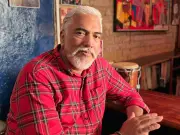 Poeta Aníbal Arias logra pensión tras batalla jurídica de su amigo 'Superman'