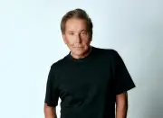 Ricardo Montaner regresa a Colombia con un concierto emotivo en el Movistar Arena