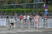 Robots Humanoides Superan a Corredores Humanos en Medio Maratón de Pekín
