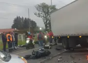 Tragedia vial en Sibaté: choque múltiple entre furgón y motos deja un muerto y tres heridos