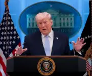 Trump anuncia incautación de barco iraní en Golfo de Omán tras desobedecer advertencias