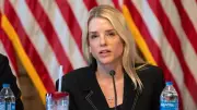 Trump destituye a Pam Bondi como fiscal general de Estados Unidos tras polémicas