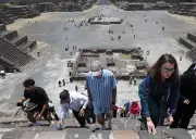 Turistas vuelven a Teotihuacán tras tiroteo que dejó una muerta