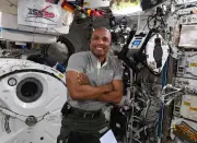 Víctor Glover envía mensaje humano desde Artemis II: reflexión sobre la Tierra y amor a su esposa