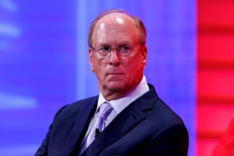 Larry Fink, CEO de BlackRock, se muestra optimista sobre invertir en Venezuela
