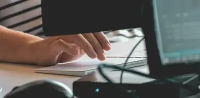 1 de cada 10 trabajadores en Colombia ve pornografía desde su trabajo