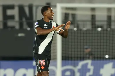 Carlos Cuesta anota gol en derrota de Vasco da Gama ante Olimpia en Copa Sudamericana
