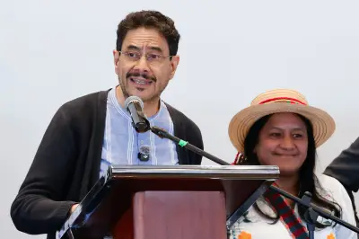 CNE indaga a campaña de Iván Cepeda por presunta financiación irregular