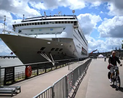 Crucero Ambition retenido en Burdeos por brote de norovirus, sin riesgo de epidemia