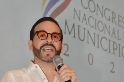 De la Espriella arremete contra críticas por ataques a periodistas mujeres