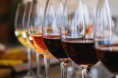 ¿Debe cambiar la advertencia sobre el alcohol en Colombia?