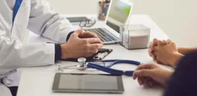 Detienen a ginecólogo colombiano acusado de abusar sexualmente de pacientes