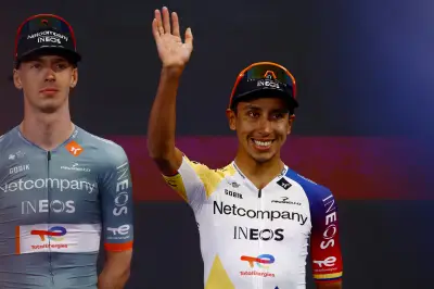 Egan Bernal se mantiene firme en el Giro de Italia 2026 tras etapa 3