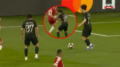¿Era penal? La jugada en el área del PSG que indignó al Bayern