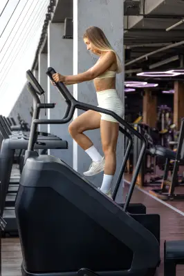 Escaladora: el equipo de cardio completo para piernas y glúteos