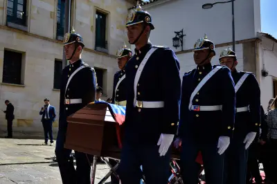 Exvicepresidente Germán Vargas Lleras recibe homenaje póstumo de figuras políticas