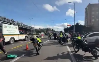 Fatal accidente en la NQS de Bogotá deja un motociclista muerto