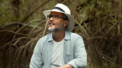 Guillo Vives lanza su primer álbum 'A mi manera' tras décadas cantando