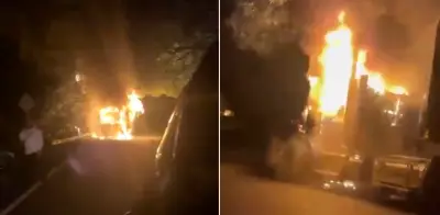 Incineran bus y dos tractocamiones en Valdivia, Antioquia: hallan bandera del ELN