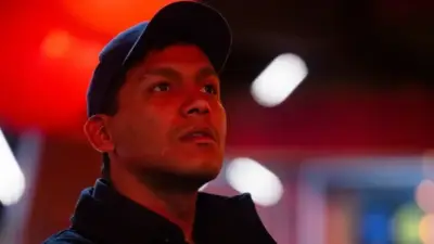 Jefe amenaza con sancionar a participantes de La Casa de los Famosos